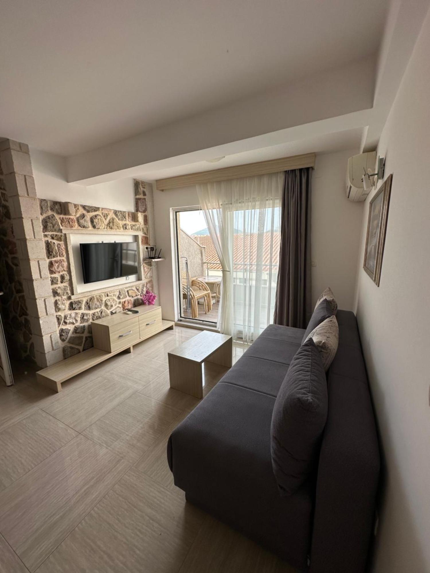 Aura Budva