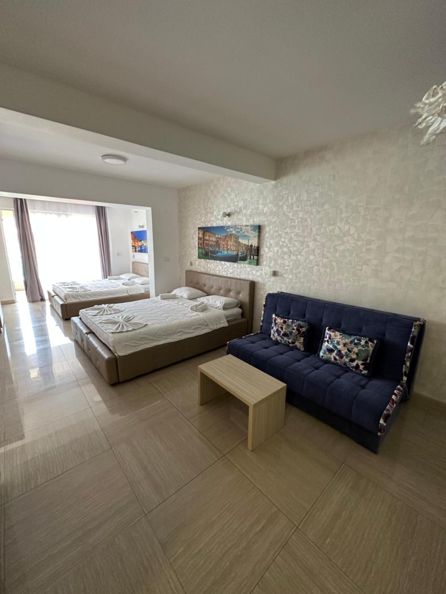 Apartment Aura *