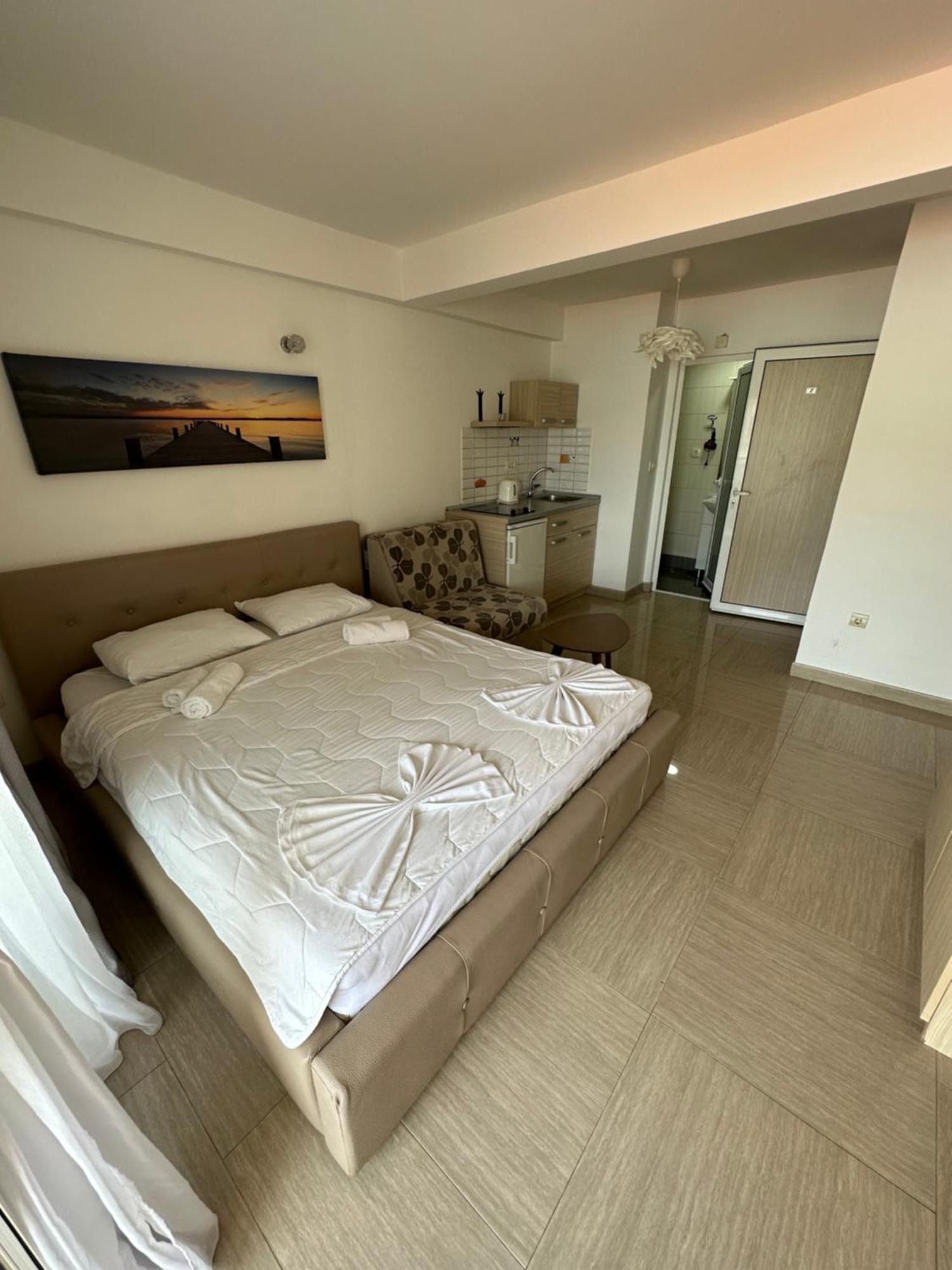 Apartment Aura *
