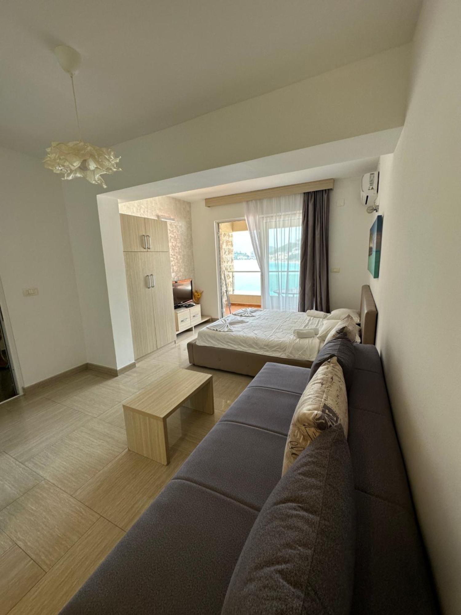 Apartment Aura *