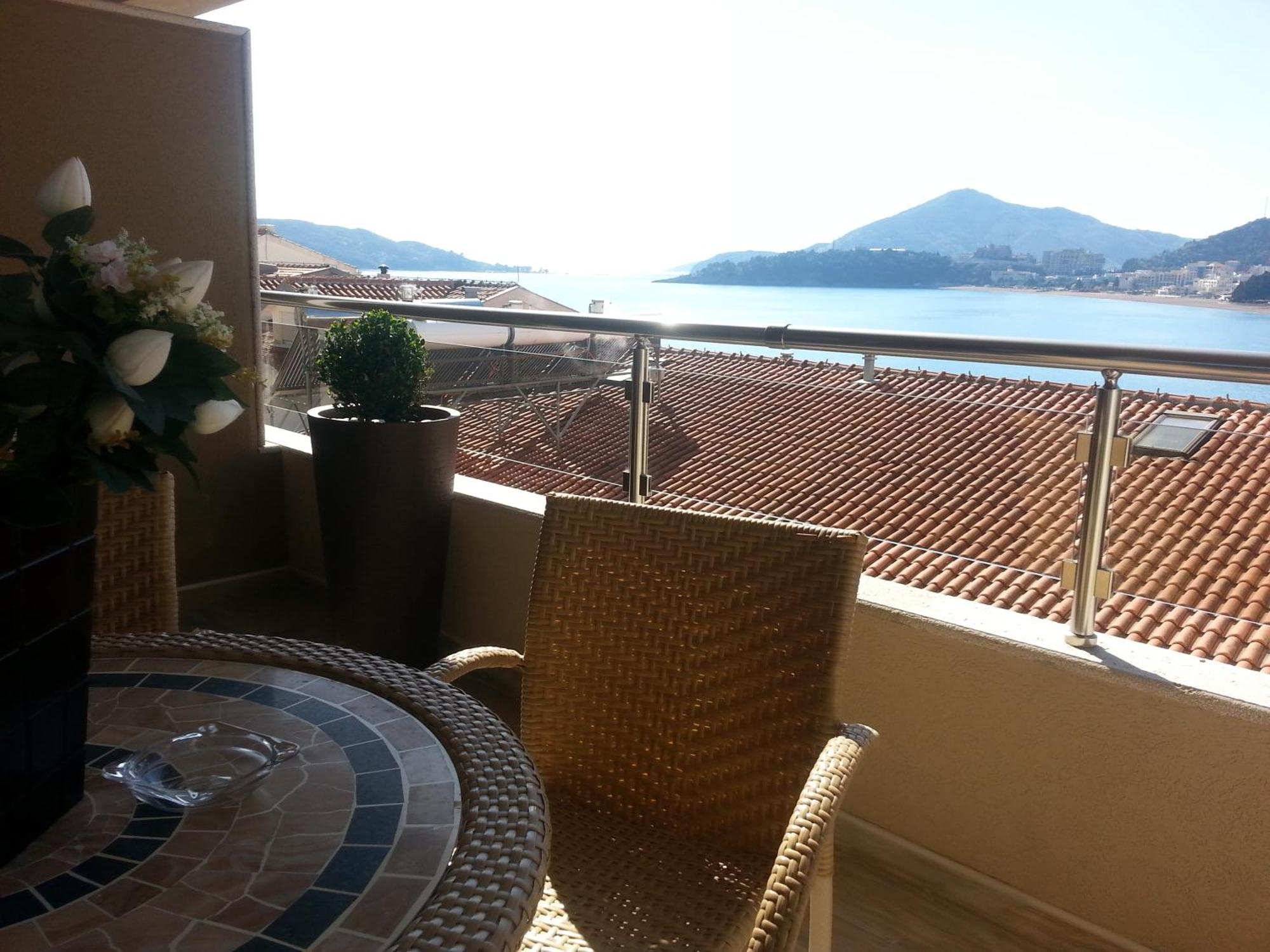 Aura Apartment Budva