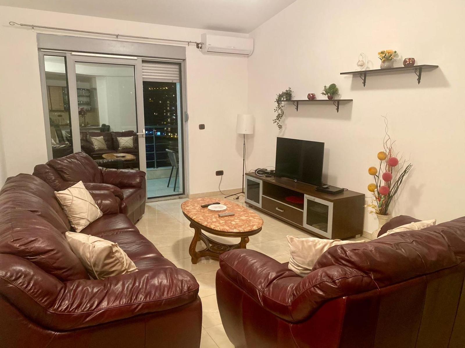 Apartment Aura *